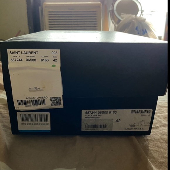 Saint Laurent 42 equivalent to 12 in men’s US size - Picture 14 of 14